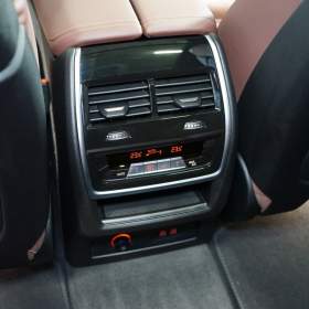 Foto inzerátu BMW X7 40d*xDRIVE*PANO*HUD*SERVIS*CAM