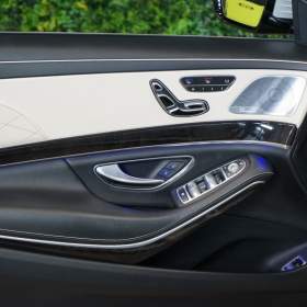 Foto inzerátu Mercedes-Benz 560 L*4M*AMG*MASÁŽE*MEDIA*PANO