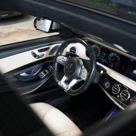 Foto inzerátu Mercedes-Benz 560 L*4M*AMG*MASÁŽE*MEDIA*PANO