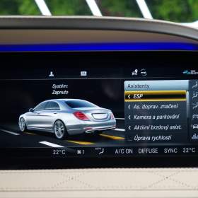 Foto inzerátu Mercedes-Benz 560 L*4M*AMG*MASÁŽE*MEDIA*PANO