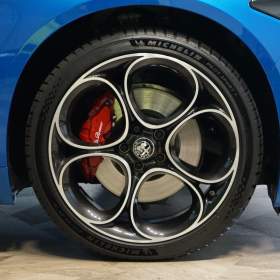 Foto inzerátu Alfa Romeo Giulia COMPETIZIONE*H/K*LED*ZÁRUKA*CA