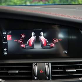 Foto inzerátu Alfa Romeo Giulia COMPETIZIONE*H/K*LED*ZÁRUKA*CA