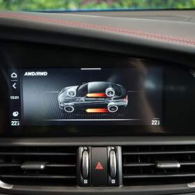 Foto inzerátu Alfa Romeo Giulia COMPETIZIONE*H/K*LED*ZÁRUKA*CA