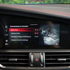 Foto inzerátu Alfa Romeo Giulia COMPETIZIONE*H/K*LED*ZÁRUKA*CA