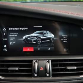 Foto inzerátu Alfa Romeo Giulia COMPETIZIONE*H/K*LED*ZÁRUKA*CA