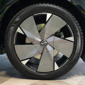 Foto inzerátu Nissan Ariya 178kW*EVOLVE*2WD*PANO*NAPPA*HU