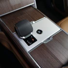 Foto inzerátu Land Rover Range Rover D350*LWB*AUTOBIOGRAPHY*7MÍST*T