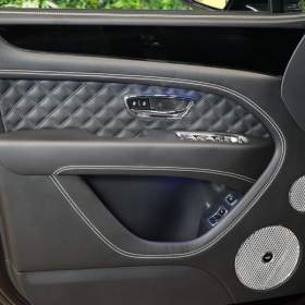 Foto inzerátu Bentley Bentayga V8*PPF*NAIM*404kW*360*NIGHT*HU