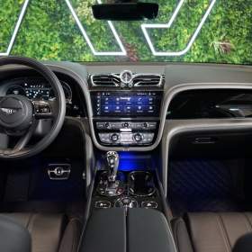 Foto inzerátu Bentley Bentayga V8*PPF*NAIM*404kW*360*NIGHT*HU