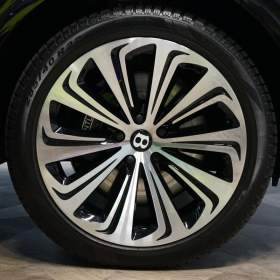 Foto inzerátu Bentley Bentayga V8*PPF*NAIM*404kW*360*NIGHT*HU