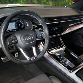 Foto inzerátu Audi Q8 55 TFSI*S-LINE*360*MATRIX*PANO