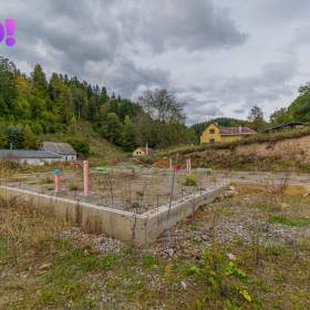 Foto inzerátu Prodej stavebního pozemku se základovou deskou a projektem, 4 560 m², Hanušovice