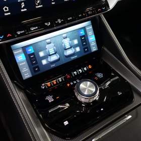 Foto inzerátu Jeep Grand Wagoneer SERIES2*360*MASÁŽ*MULTIMEDIA*7