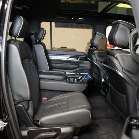 Foto inzerátu Jeep Grand Wagoneer SERIES2*360*MASÁŽ*MULTIMEDIA*7