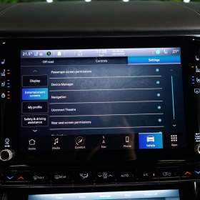 Foto inzerátu Jeep Grand Wagoneer SERIES2*360*MASÁŽ*MULTIMEDIA*7