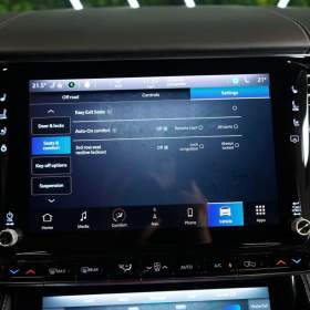 Foto inzerátu Jeep Grand Wagoneer SERIES2*360*MASÁŽ*MULTIMEDIA*7