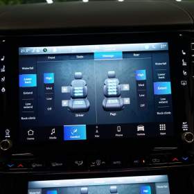 Foto inzerátu Jeep Grand Wagoneer SERIES2*360*MASÁŽ*MULTIMEDIA*7