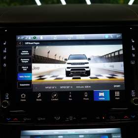 Foto inzerátu Jeep Grand Wagoneer SERIES2*360*MASÁŽ*MULTIMEDIA*7