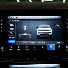 Foto inzerátu Jeep Grand Wagoneer SERIES2*360*MASÁŽ*MULTIMEDIA*7