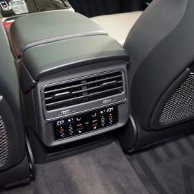 Foto inzerátu Audi RS Q8 MATRIX*MASÁŽ*PPF*ZÁRUKA*HUD*B&