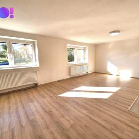 Foto inzerátu Pronájem rodinného domu 5+kk s garáží a zahradou, Obědkovice