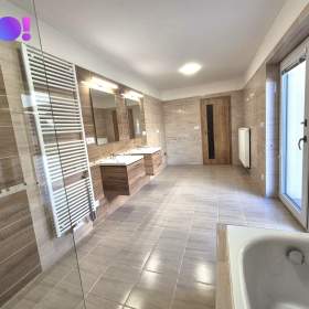 Foto inzerátu Pronájem rodinného domu 5+kk s garáží a zahradou, Obědkovice