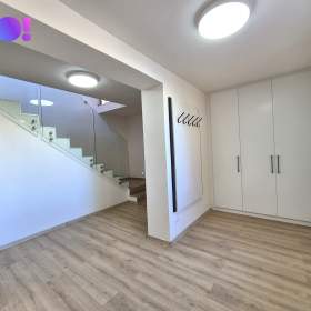 Foto inzerátu Pronájem rodinného domu 5+kk s garáží a zahradou, Obědkovice