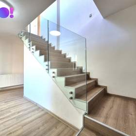 Foto inzerátu Pronájem rodinného domu 5+kk s garáží a zahradou, Obědkovice