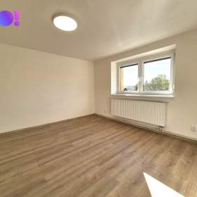 Foto inzerátu Pronájem rodinného domu 5+kk s garáží a zahradou, Obědkovice