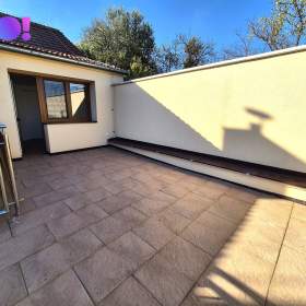 Foto inzerátu Pronájem rodinného domu 5+kk s garáží a zahradou, Obědkovice