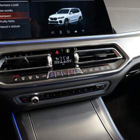 Foto inzerátu BMW X5 40i*xDRIVE*LED*CAMERA*CARPLAY*