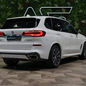 Foto inzerátu BMW X5 40i*xDRIVE*LED*CAMERA*CARPLAY*