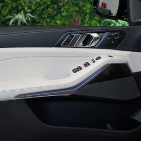 Foto inzerátu BMW X7 40d*xDRIVE*H/K*TAŽNÉ*HUD*INDIV