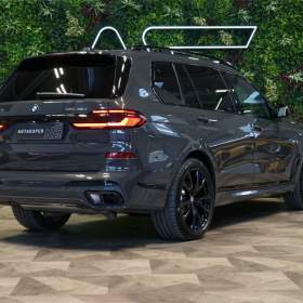 Foto inzerátu BMW X7 40d*xDRIVE*H/K*TAŽNÉ*HUD*INDIV