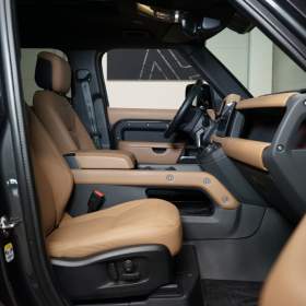 Foto inzerátu Land Rover Defender D300*110*HSE*X-DYNAMIC*