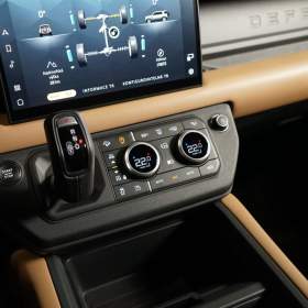 Foto inzerátu Land Rover Defender D300*110*HSE*X-DYNAMIC*