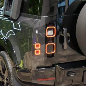 Foto inzerátu Land Rover Defender D300*110*HSE*X-DYNAMIC*