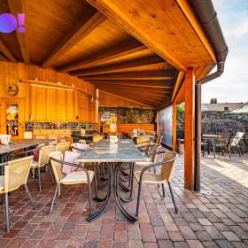 Foto inzerátu Prodej restaurace s penzionem, Skuteč