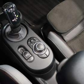 Foto inzerátu Mini Cooper JCW*CABRIO*170kW*CAMERA*CARPLA