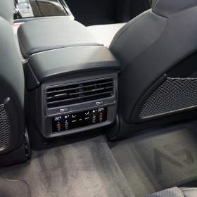 Foto inzerátu Audi Q7 50 TDI*QUATTRO*7MÍST*TAŽ*VZDUC