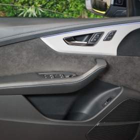 Foto inzerátu Audi Q8 50 TDI*MASÁŽ*NEZ.TOP*PANO*B&O