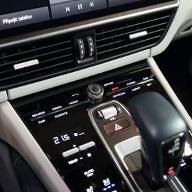 Foto inzerátu Porsche Cayenne E-HYBRID*360*PANO*TAŽ*PASM*CHR