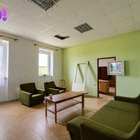 Foto inzerátu Prodej zemědělského areálu 32 709 m², Vícenice u Dolních Lažan, okres Třebíč