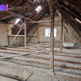 Foto inzerátu Prodej rodinného domu před rekonstrukcí 210 m², pozemek 440 m², Hladké Životice okr. Nový Jičín