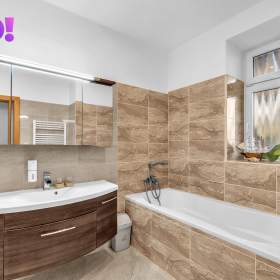 Foto inzerátu Prodej rodinného domu 239 m², pozemek 667 m², Slatina nad Úpou