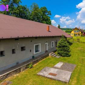 Foto inzerátu Prodej jedinečné vesnické usedlosti v obci Plesná – ul. Akátová, okres Ostrava