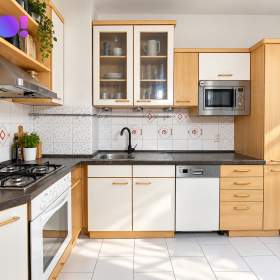 Foto inzerátu Prodej bytu 3+1, 72m² se zasklenou lodžíí na ul. Vdovská Ostrava Muglinov