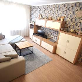 Prodej světlého bytu 2+1 s lodžií, 57m2, DV, Počernická P10 Malešice, čistý a udržovaný byt / 19500091