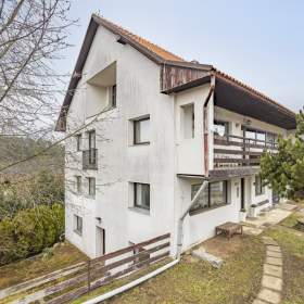 Prodej RD 5+2 220 m2 se zahradou 500 m2 v krásné lokalitě Nového Knína / 19574009