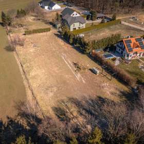 Fotka k inzerátu Stavební pozemek C, 900 m2, voda, kanalizace, plyn, elektřina, CETIN, veřejné osvětlení, silnice. / 19516241